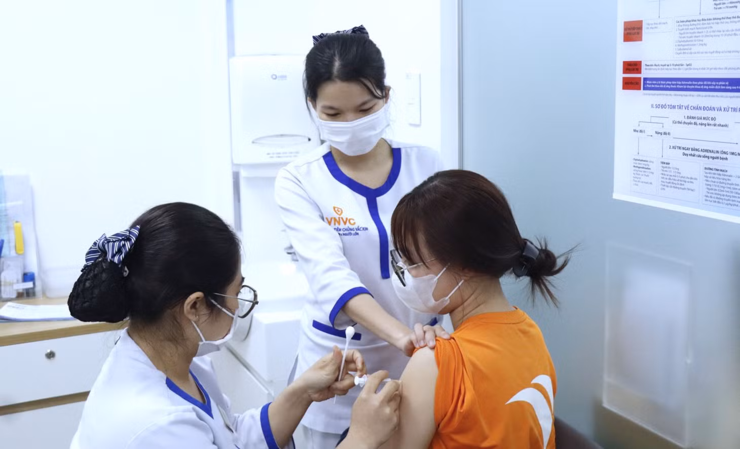 Để phòng bệnh dại, cần phải tiêm vaccine dại ngay sau khi bị chó, mèo cắn.