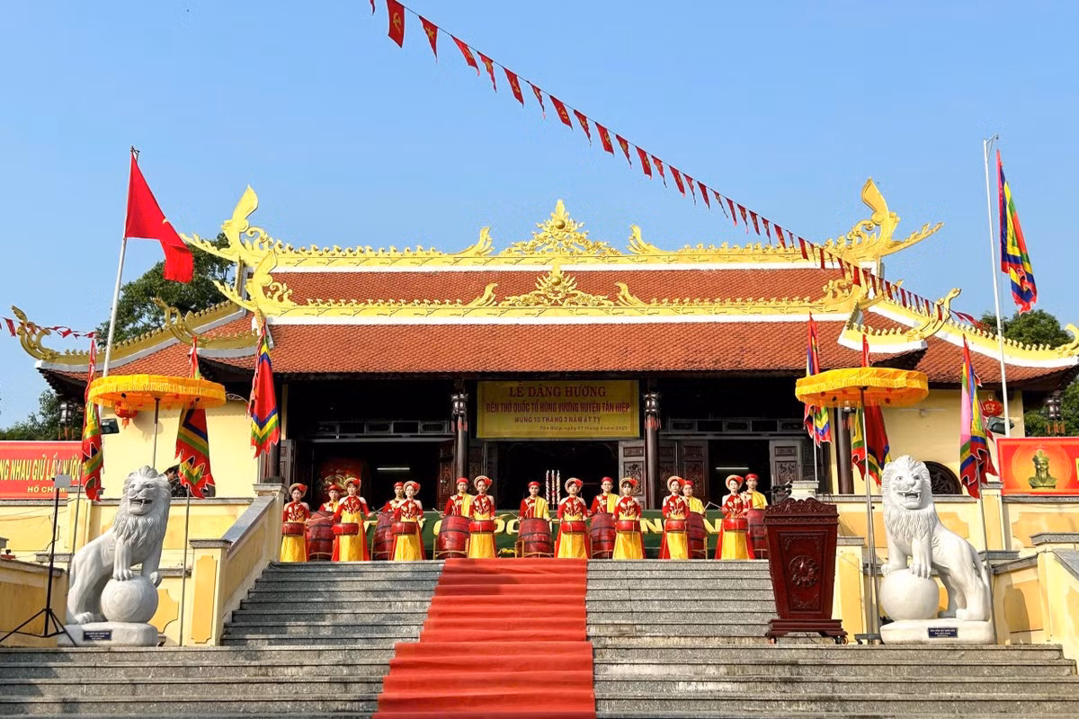 Đền thờ Quốc Tổ Hùng Vương tại khu phố Đông Bình, thị trấn Tân Hiệp, huyện Tân Hiệp, tỉnh Kiên Giang. Ảnh: Phương Vũ.