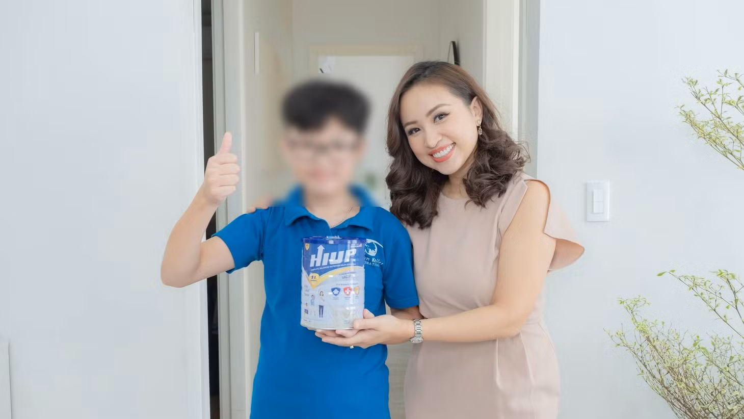 Nhiều nghệ sĩ bị réo tên vì quảng cáo sữa thổi phồng công dụng.