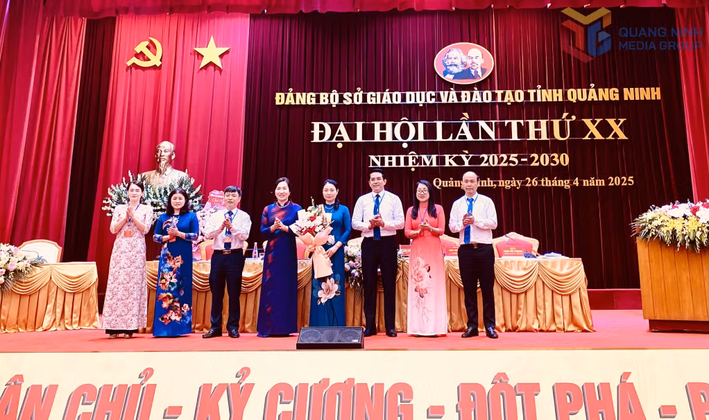 Ban Chấp hành Đảng bộ Sở GD&amp;ĐT, khóa XX, nhiệm kỳ 2025-2030 ra mắt Đại hội.