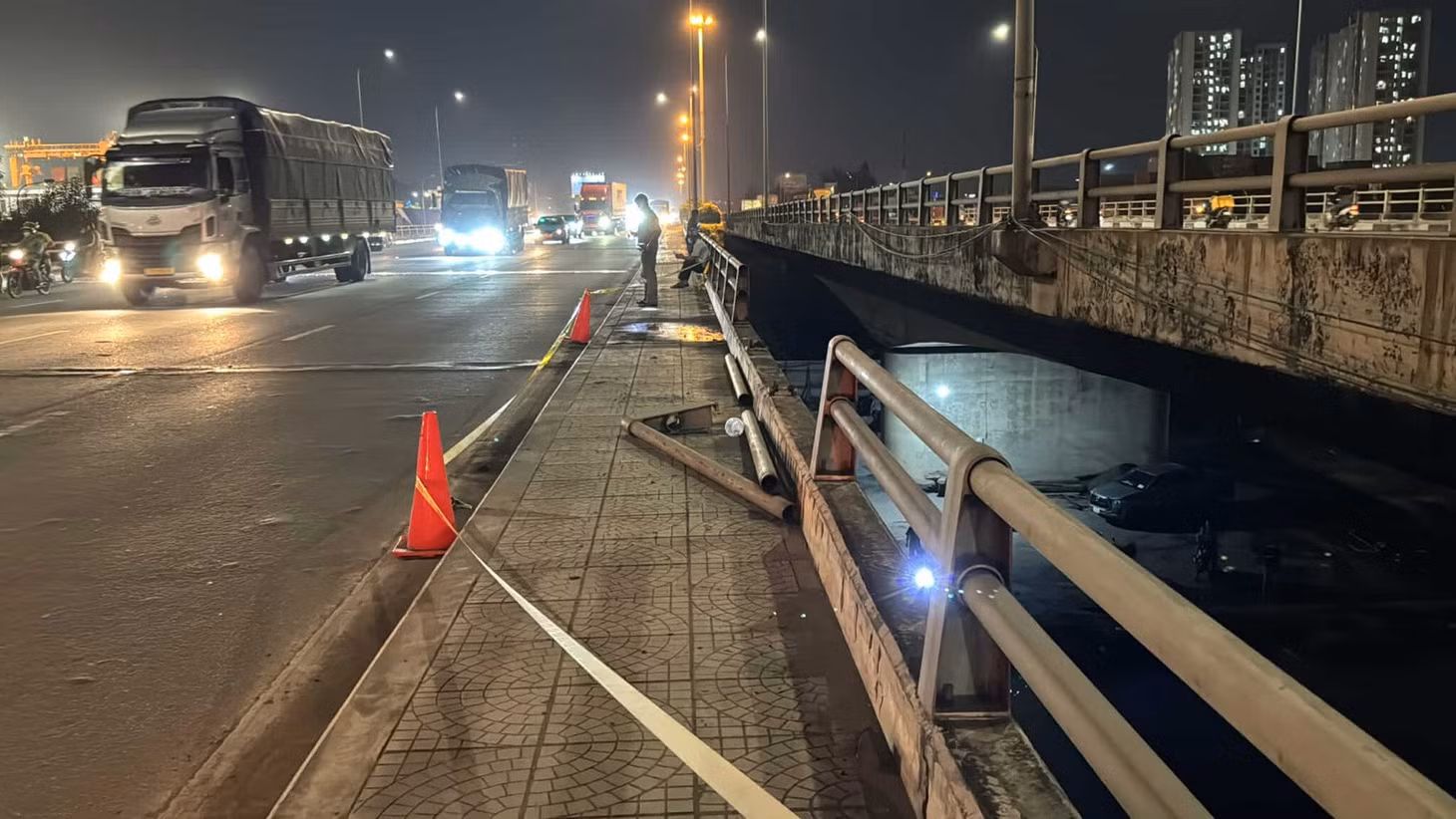 Khu vực chiếc xe bị rơi xuống sông Đồng Nai. Ảnh: Hoàng Anh