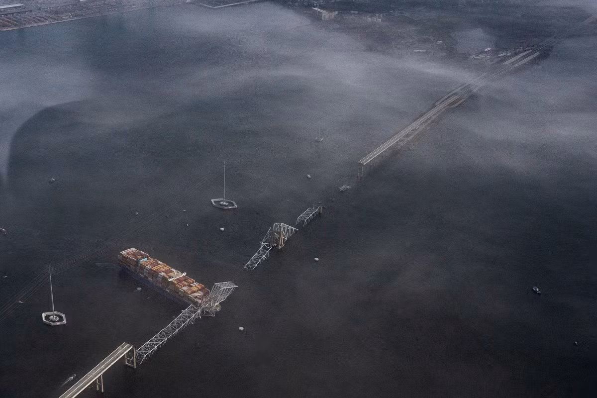 Hiện trường vụ tàu container đâm sập cầu Francis Scott Key ở Baltimore, bang Maryland.