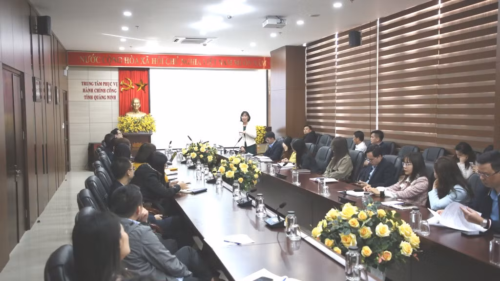 Trung tâm Phục vụ hành chính công tỉnh phối hợp với các sở, ngành tập huấn nghiệp vụ giải quyết TTHC phi địa giới cho cán bộ làm nhiệm vụ tiếp nhận, giải quyết TTHC.