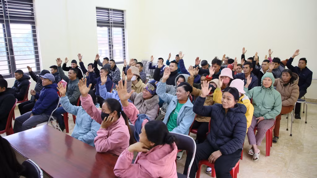 Thôn Lục Chắn là một trong những thôn, khu có tỷ lệ cử tri đi bầu cử cao nhất thành phố Móng Cái với 91/91 cử tri đại diện hộ gia đình. 100% cử tri nhất trí, đồng thuận bầu ra trưởng thôn nhiệm kỳ mới.