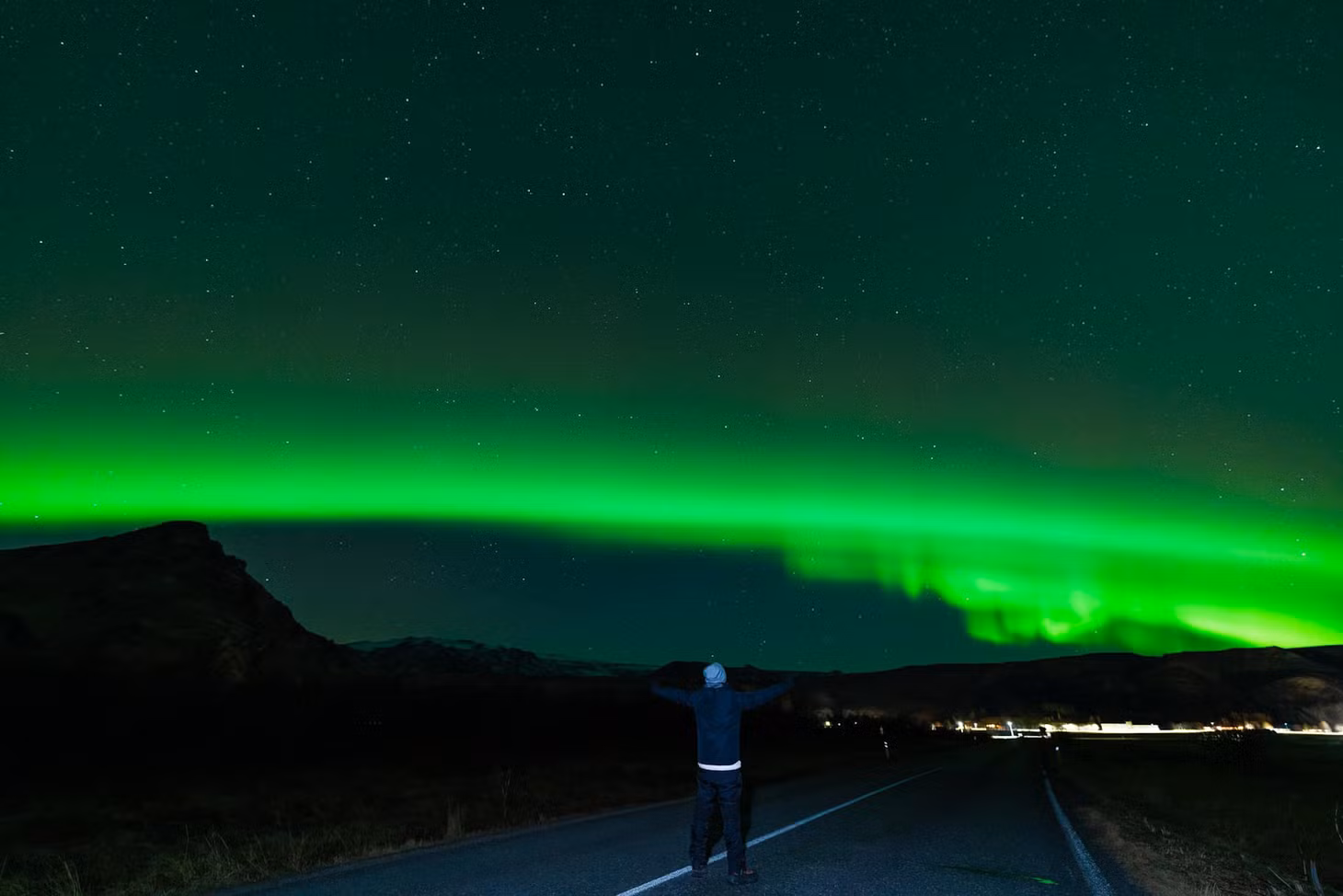 Tại Iceland, các địa điểm nổi tiếng như núi Kirkjufell, núi Vestrahorn hay sông băng Jökulsárlón là những nơi lý tưởng để săn cực quang và lưu giữ những bức ảnh đẹp. Ảnh: Kevin Phan