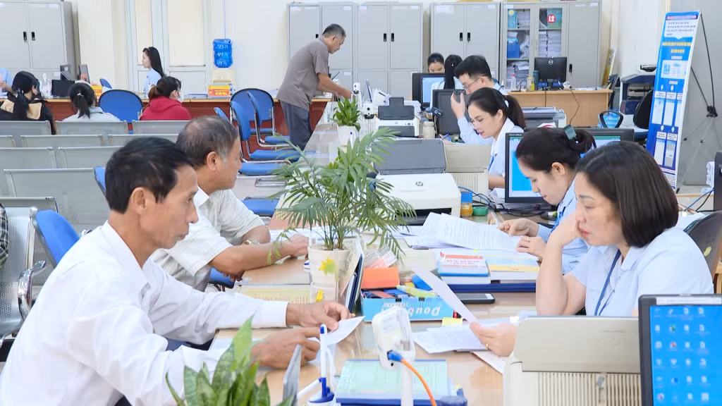 Trung tâm hành chính công TP Đông Triều tạo điều kiện thuận lợi để người dân, doanh nghiệp giải quyết thủ tục hành chính.