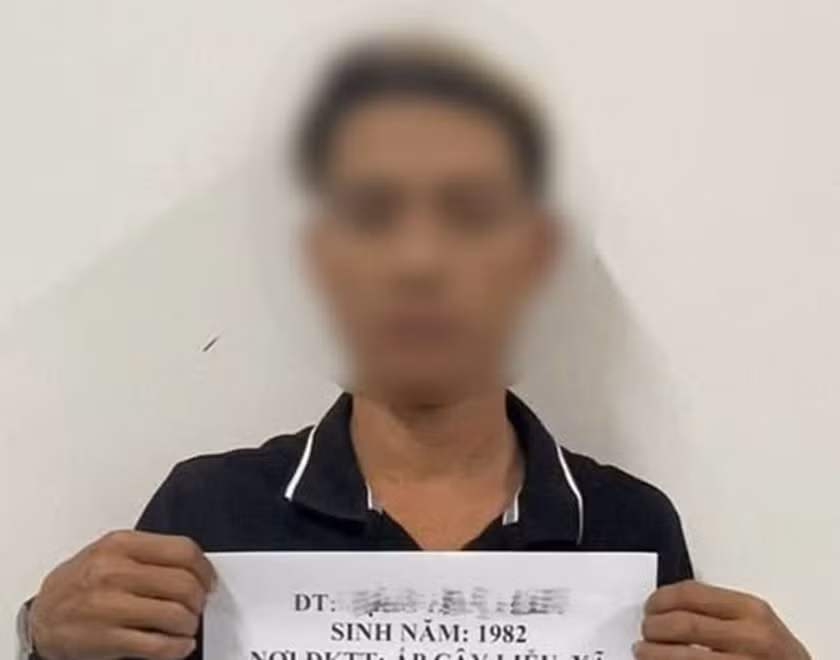 Tài xế Đ.H.T bị công an tạm giữ. Ảnh: CACC