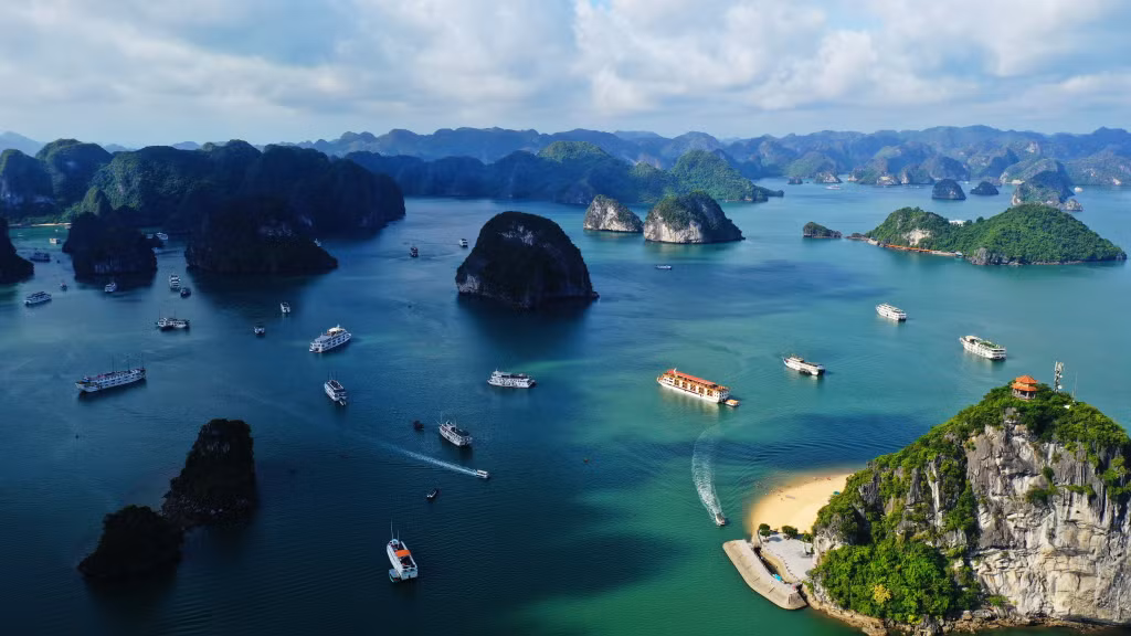 Vịnh Hạ Long.