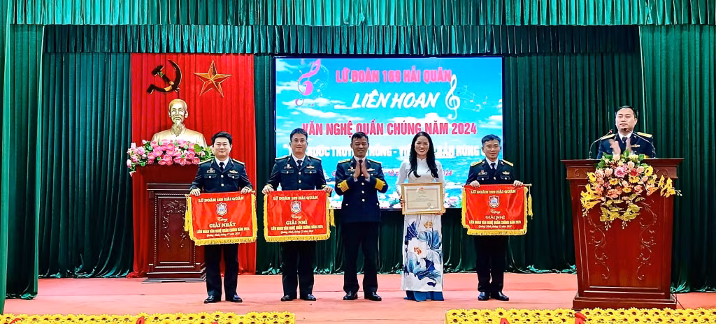 Lữ đoàn tổ chức Liên hoan văn nghệ quần chúng năm 2024.