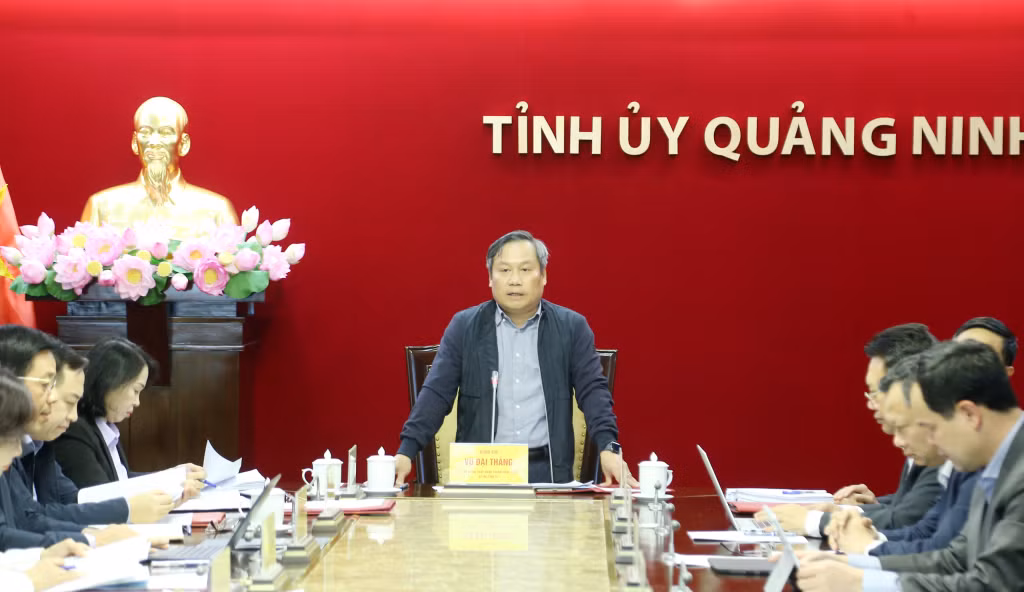 Đồng chí Vũ Đại Thắng, Ủy viên Trung ương Đảng, Bí thư Tỉnh ủy, kết luận cuộc họp.