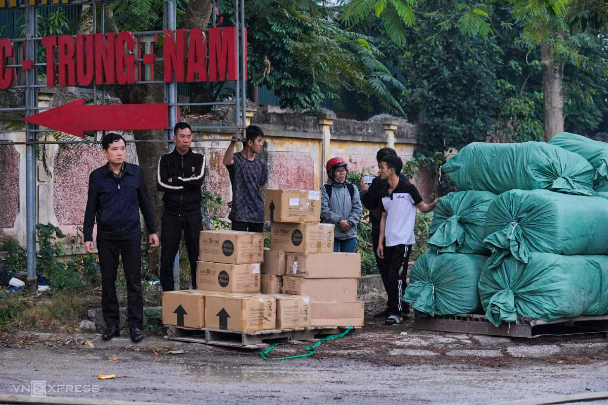 Cháy lớn tại công ty vải ở Nam Định ảnh 9