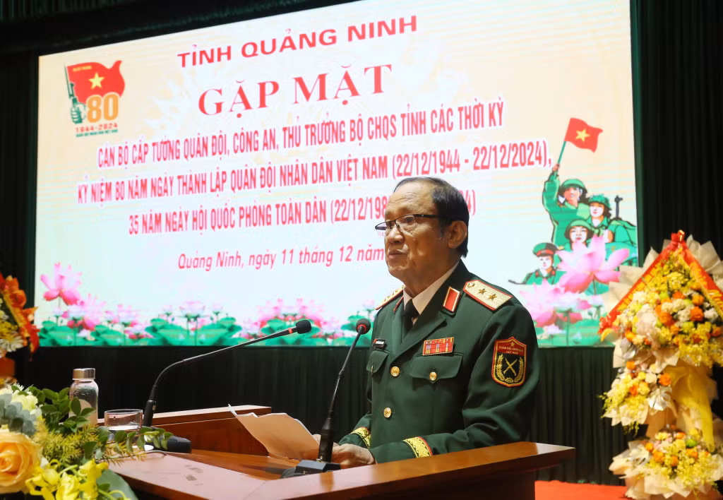 Các đại biểu đã cùng ôn lại truyền thống 80 năm xây dựng, chiến đấu và trưởng thành của Quân đội Nhân dân Việt Nam, truyền thống lực lượng vũ trang tỉnh Quảng Ninh.