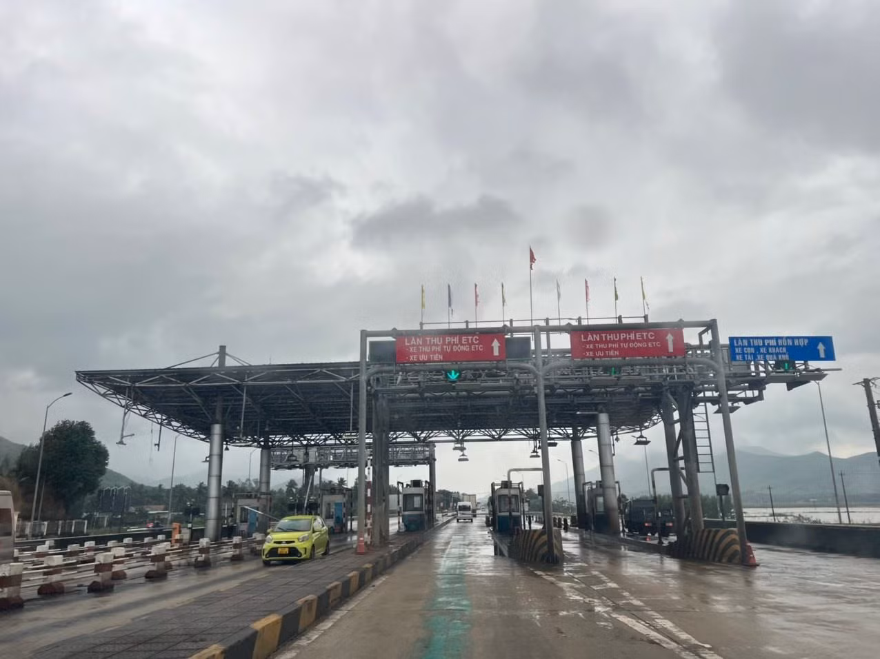 Quốc lộ 1 nơi nạn nhân bị tai nạn tử vong thuộc đoạn đường do Công ty CP BOT Bắc Bình Định quản lý, khai thác và đặt trạm thu phí.