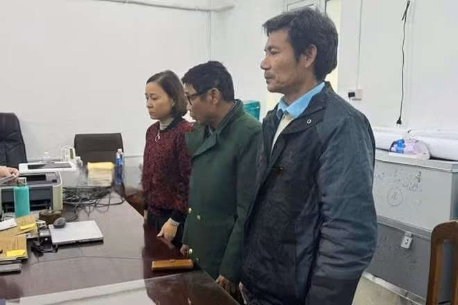 3 bị can vừa bị khởi tố gồm Vũ Thị Ngọc, Bùi Văn Thiện, Lê Tiến Yên (từ trái sang). Ảnh: Công an tỉnh Hòa Bình