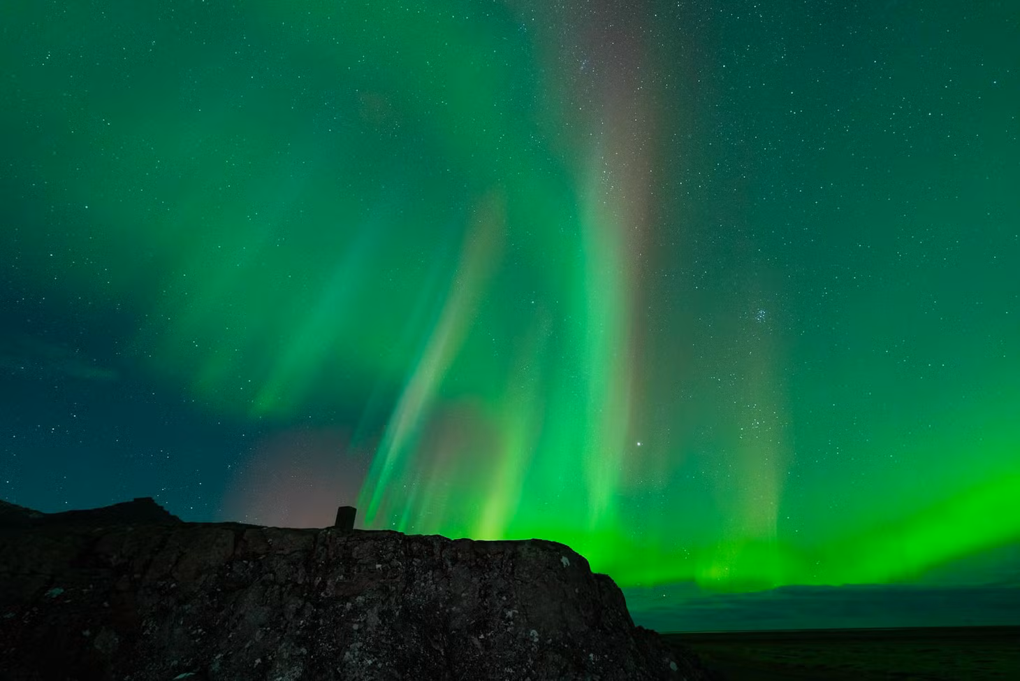 Khung cảnh cực quang huyền ảo trên bầu trời Iceland vào những tháng cuối năm 2024. Ảnh: Kevin Phan