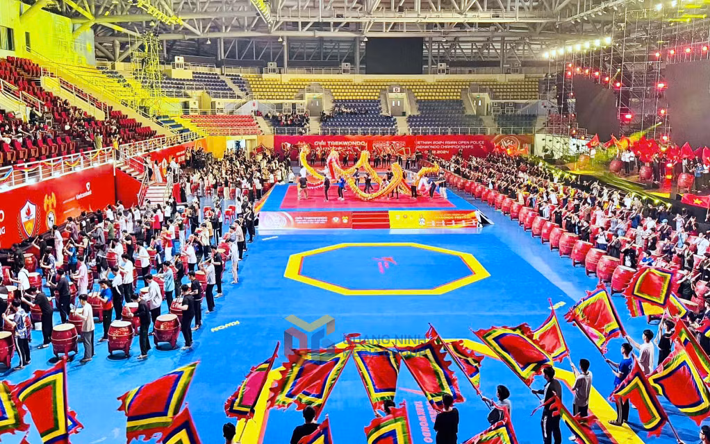 Đến thời điểm hiện tại, toàn bộ các hạng mục hạ tầng kỹ thuật phục vụ Giải Taekwondo Cảnh sát Châu Á mở rộng năm 2024 tại Cung thể thao - Khu Liên hợp thể thao tỉnh Quảng Ninh (phường Đại Yên, TP Hạ Long) đã cơ bản hoàn thành.