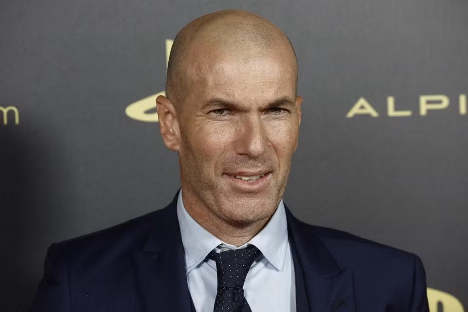Zidane là ứng viên sáng giá để thay Didier Deschamps ở tuyển Pháp.