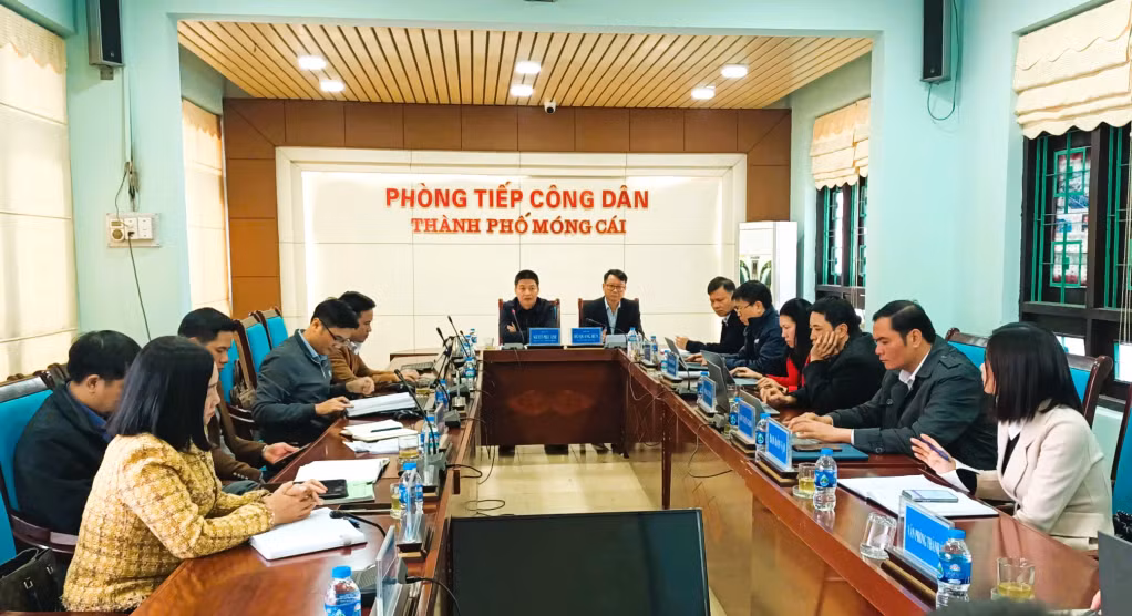Lãnh đạo UBND TP Móng Cái tiếp dân, giải quyết KNTC tháng 12/2024.