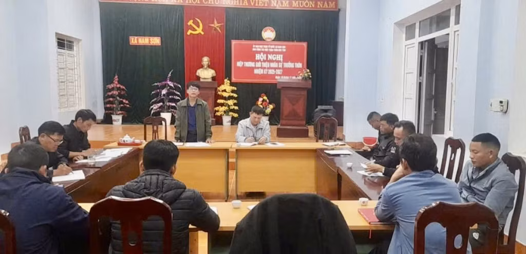 Anh Lý Thường phát biểu tại Hội nghị hiệp thương giới thiệu nhân sự bầu trưởng thôn nhiệm kỳ 2025-2027.