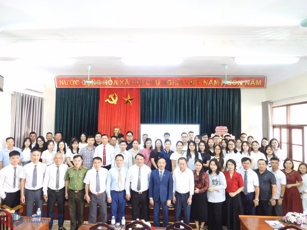 khai giảng lớp luật sư