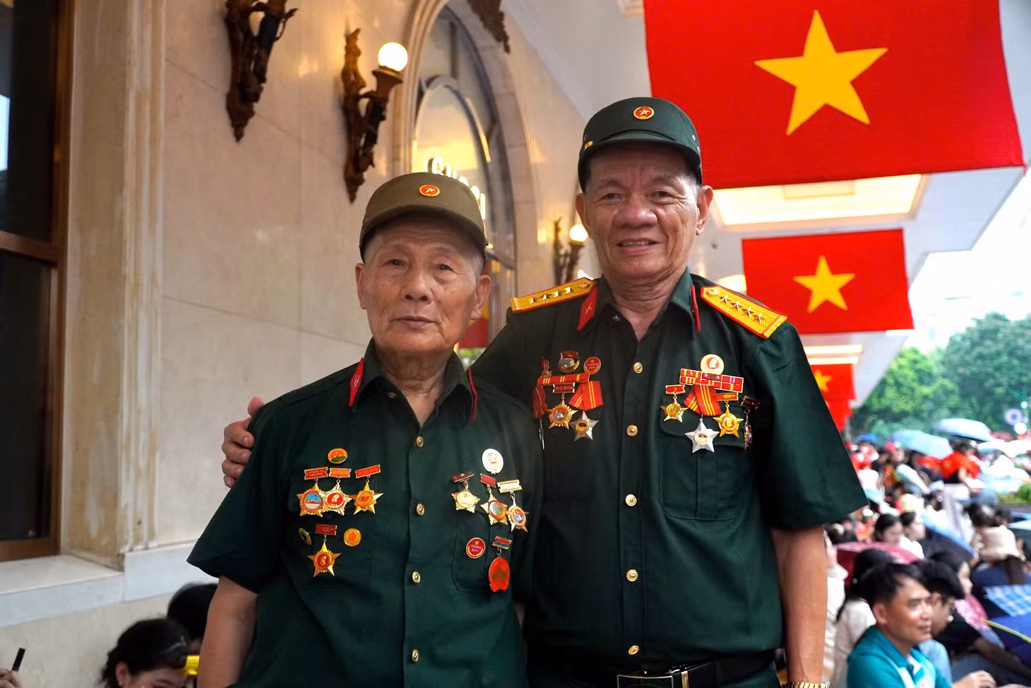 Cựu chiến binh Nguyễn Thanh Bằng (Phú Thọ) lần đầu quay trở lại Thủ đô sau kháng chiến. Ảnh: Hải Danh