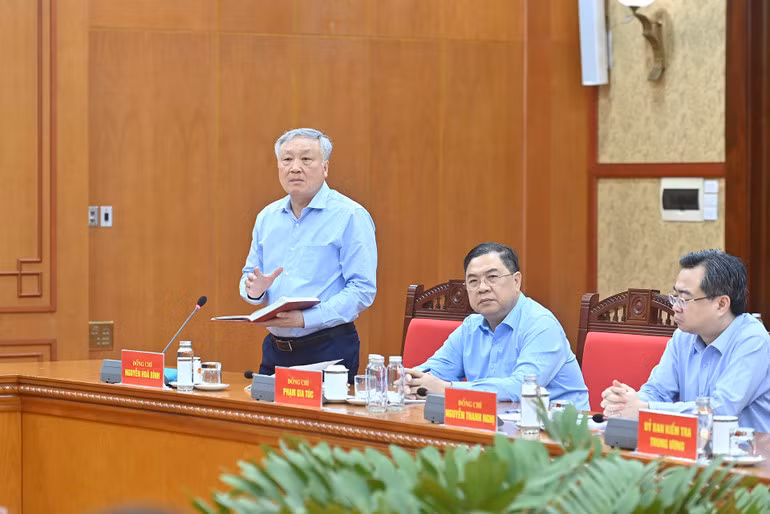 Thủ tướng Thường trực Chính phủ Nguyễn Hoà Bình phát biểu tại cuộc làm việc. (Ảnh: ĐĂNG KHOA)