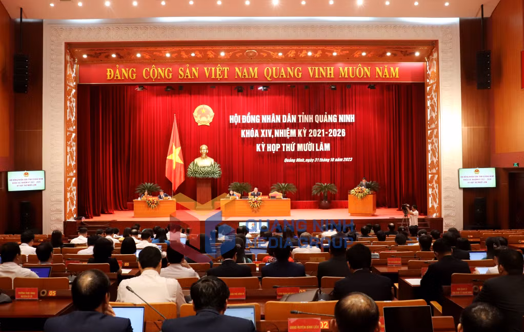 Quang cảnh kỳ họp.