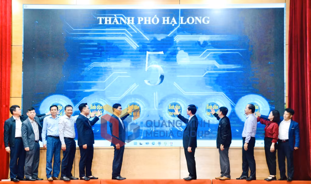 TP Hạ Long Phát động phong trào “Bình dân học vụ số” (3-2025). Ảnh: Hoàng Nga