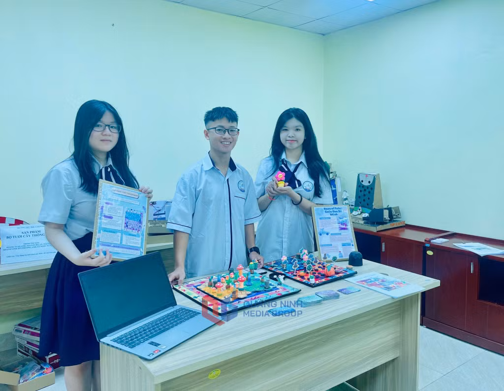 Bộ trò chơi giáo dục Eco Quest - Hành trình xanh của các em học sinh Trường THPT Ngô Quyền.