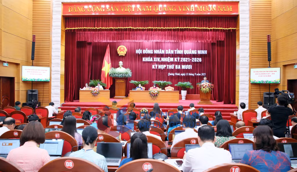 Quang cảnh Kỳ họp.