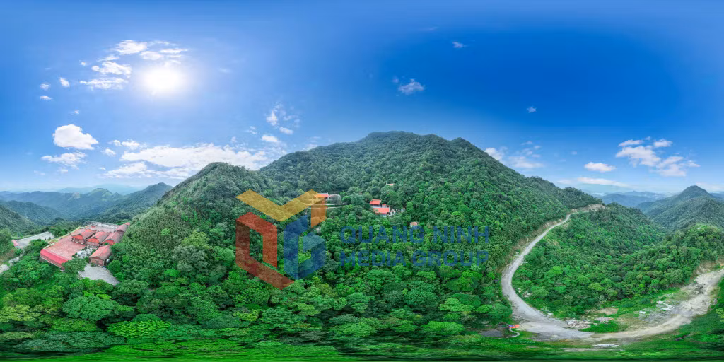 Chùa Ngoạ Vân nhìn từ trên cao (9-2025). Ảnh: Huỳnh Đăng