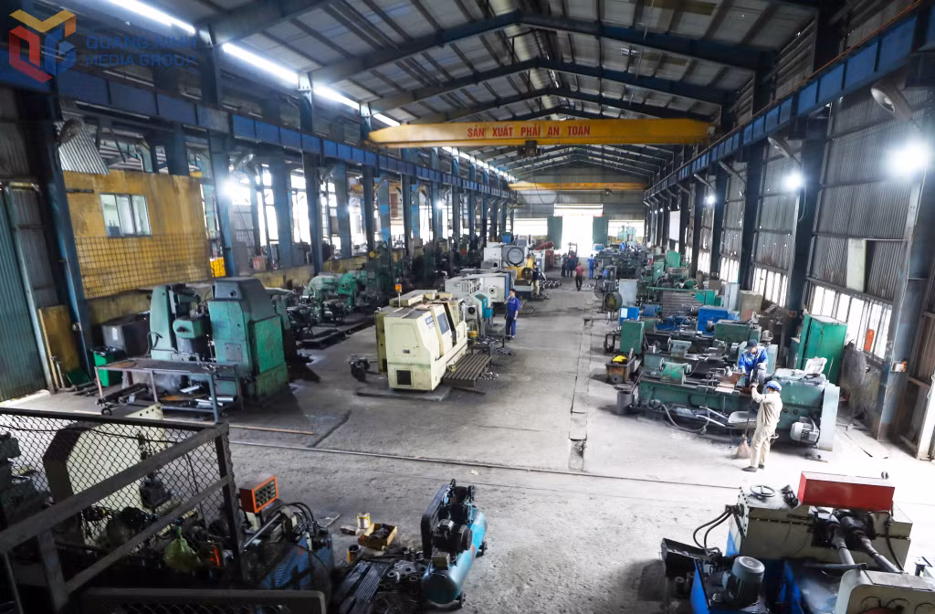Quang cảnh phân xưởng sản xuất của Công ty CP Cơ khí Hòn Gai- Vinacomin.