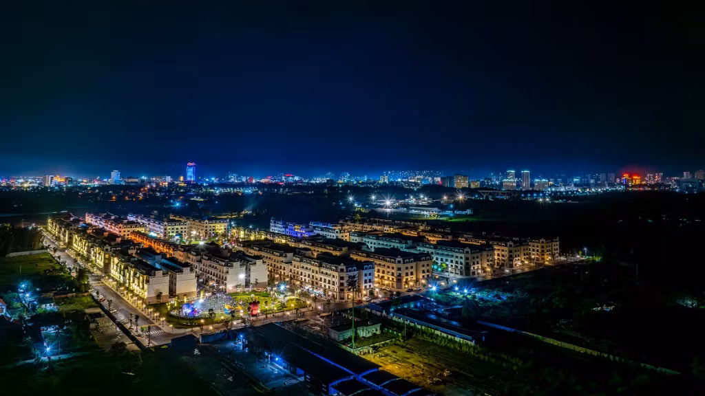 Cặp cửa khẩu Móng Cái - Đông Hưng thăng hạng, Vinhomes Golden Avenue gia tăng sức hút cả với khách an cư và nhà đầu tư