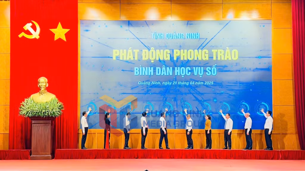 Quảng Ninh tổ chức Lễ phát động phong trào 'Bình dân học vụ số' (4-2025). Ảnh: Mạnh Trường