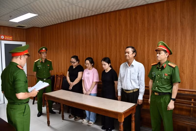 Công an khởi tố giám đốc và nhiều nhân viên Phòng khám Đa khoa Quốc tế Đà Nẵng vì lừa dối khách hàng. Ảnh: CACC
