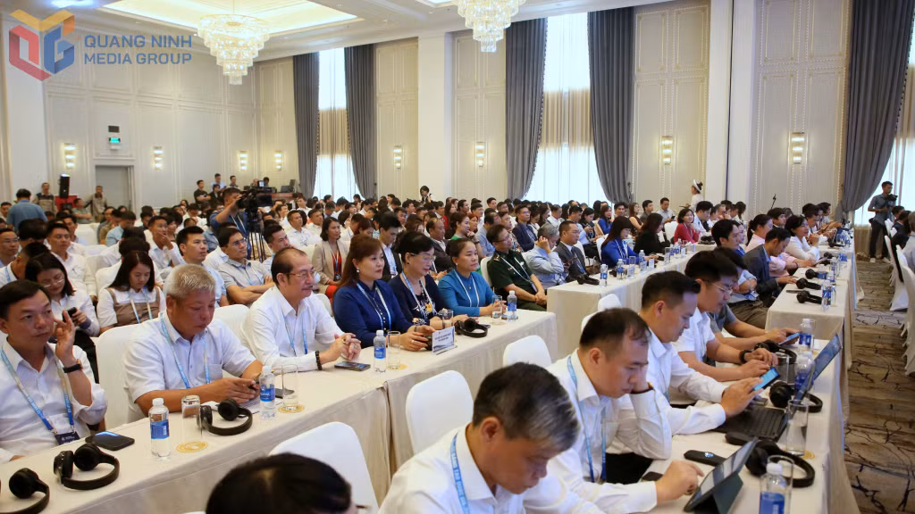 Đông đảo đại biểu quốc tế, các trường đại học, các hội, hiệp hội, các chuyên gia, nhà khoa học, các quỹ đầu tư, các doanh nghiệp... tham gia Diễn đàn khởi nghiệp sáng tạo Quốc gia lần 7 - Quảng Ninh 2025.