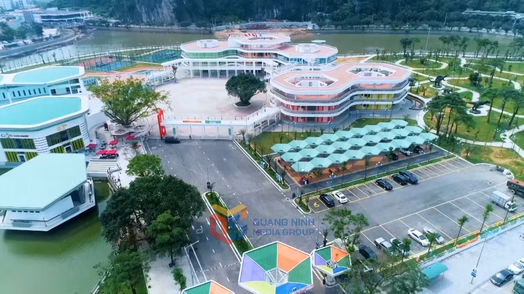Cung Văn hóa Thanh Thiếu nhi Quảng Ninh là một trong những thiết chế văn hóa tiêu biểu, nơi giáo dục trí, thể, mỹ cho thế hệ trẻ.