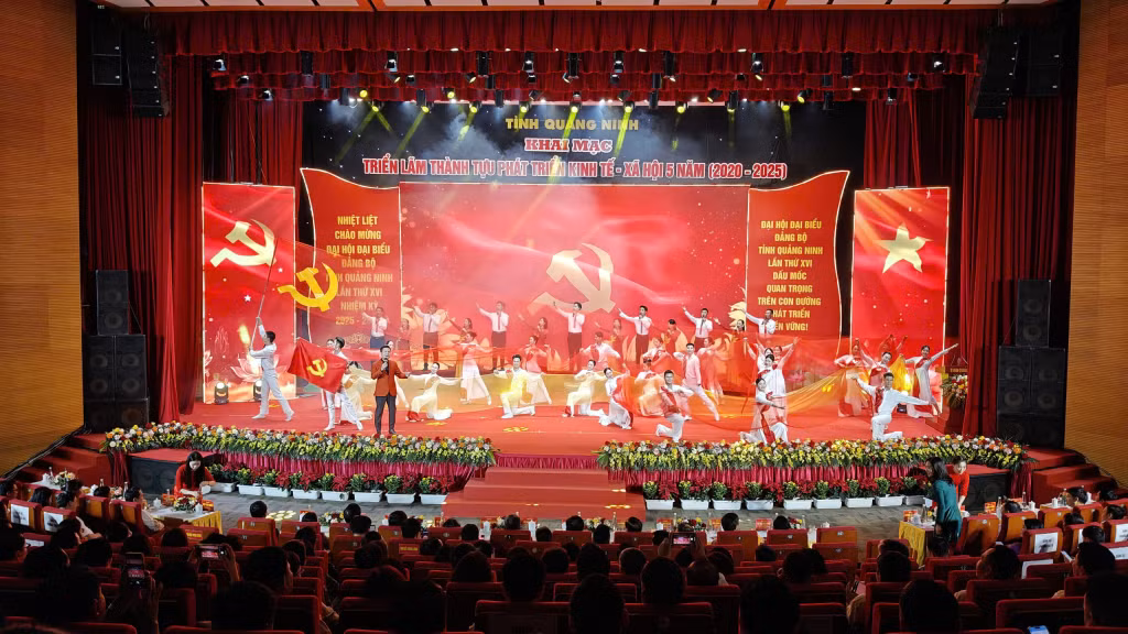 Tổ khúc hát múa 