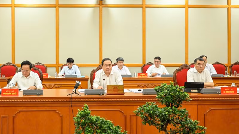 Tổ công tác của Bộ Chính trị làm việc với các Ban thường vụ tỉnh ủy, thành ủy về Đại hội Đảng nhiệm kỳ 2025-2030. (Ảnh: DUY LINH)