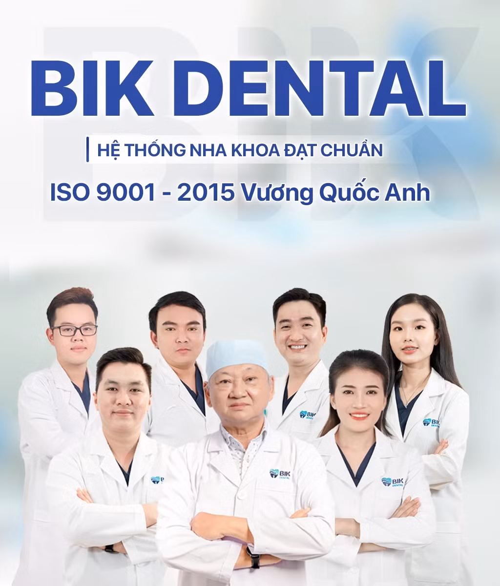 Đội ngũ bác sĩ chuyên môn cao tại Nha Khoa Quốc Tế BIK. (Bác sĩ Nguyễn Ngọc Thiện ở giữa).
