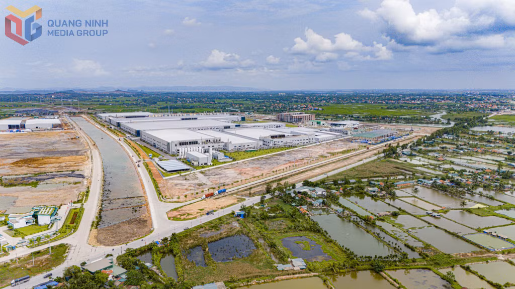 Khu công nghiệp (KCN) Sông Khoai là một trong những KCN được đầu tư bài bản, đồng bộ và hiện đại về hạ tầng, đã, đang và sẽ đón nhiều nhà đầu tư chất lượng cao trong lĩnh vực công nghiệp chế biến, chế tạo.