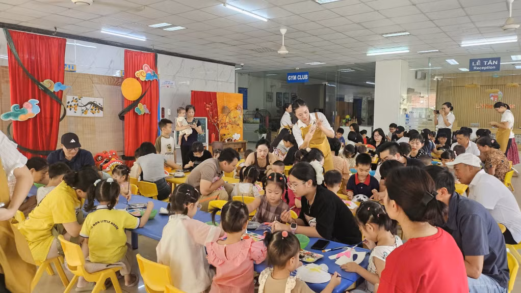Trường mầm non Little House Hạ Long tổ chức chuỗi hoạt động trung thu cho học sinh.