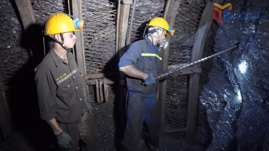 5 năm qua, Đảng bộ Công ty CP Than Hà Lầm đã kết nạp 162 đảng viên mới.