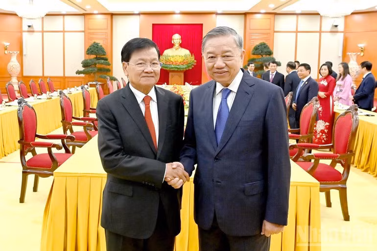 Tổng Bí thư Tô Lâm và Tổng Bí thư, Chủ tịch nước Lào Thongloun Sisoulith. (Ảnh: ĐĂNG KHOA)