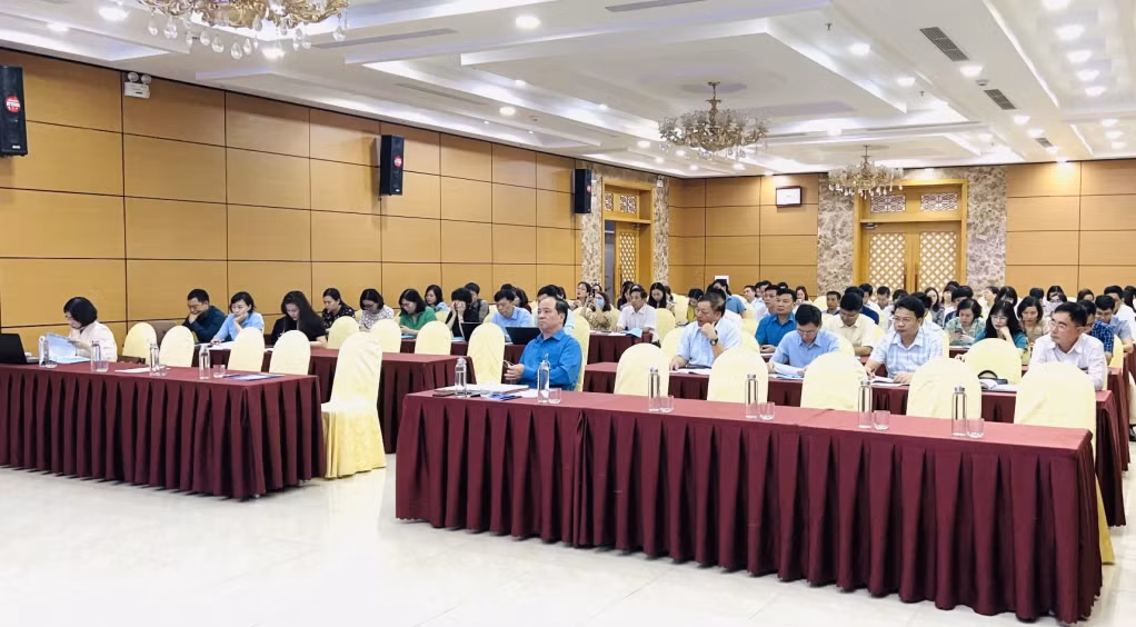 Các đại biểu tham dự hội nghị tập huấn.