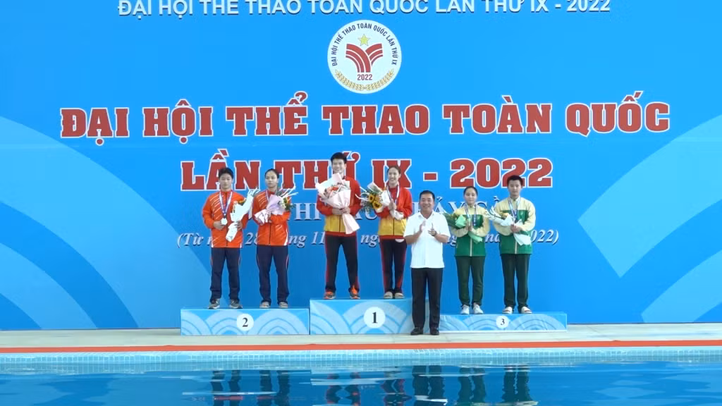 Hai VĐV Phương Thế Anh và Nguyễn Phương Anh của Quảng Ninh đã xuất sắc giành huy chương Vàng môn Nhảy cầu ở nội dung đồng đội.