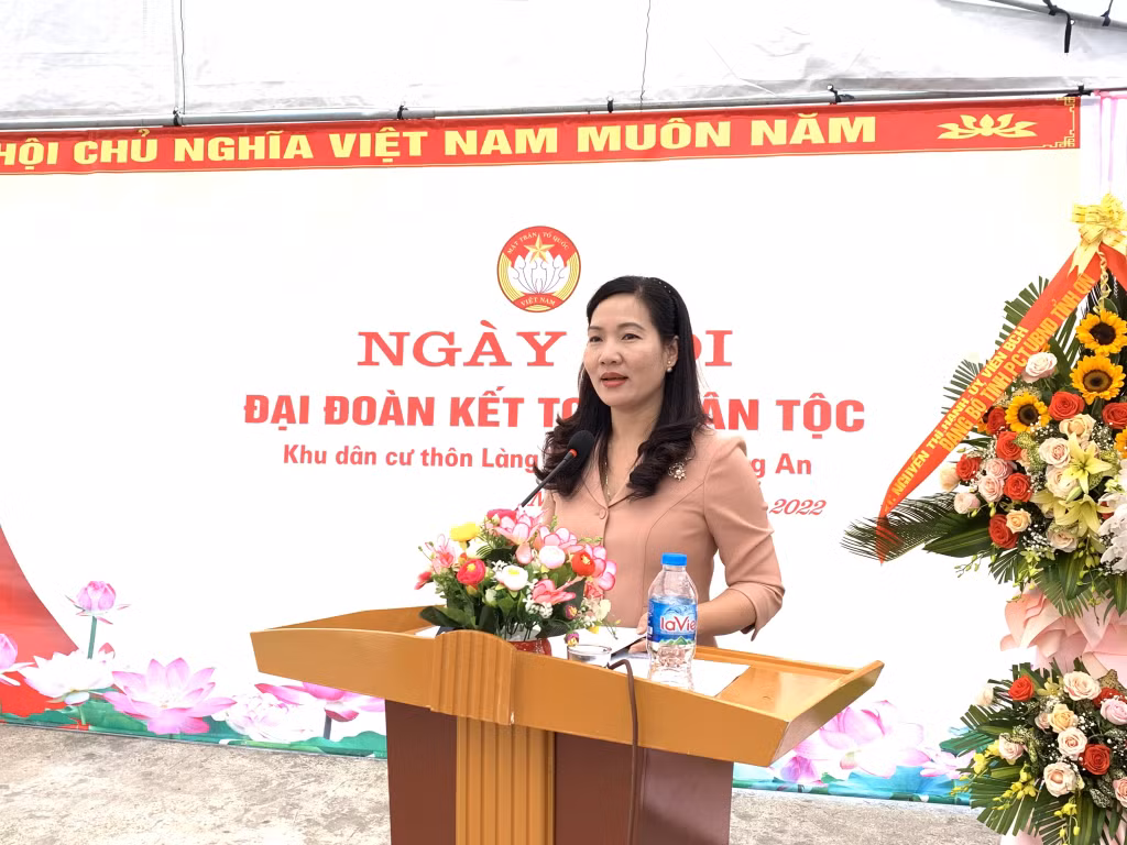 Đồng chí Nguyễn Thị Hạnh, Phó Chủ tịch UBND tỉnh phát biểu tại Ngày hội.