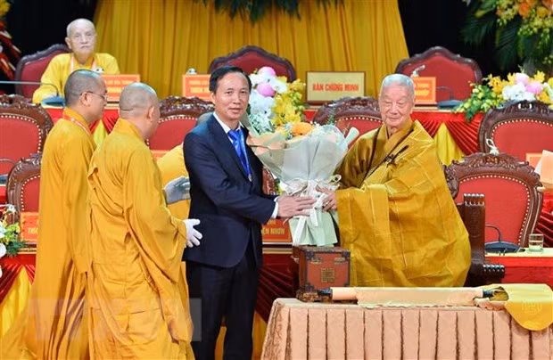 Suy ton Truong lao Hoa thuong Thich Tri Quang len ngoi vi Phap chu hinh anh 2