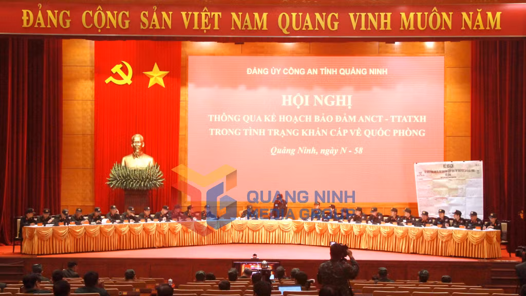 Hội nghị Đảng ủy Công an tỉnh thông qua Kế hoạch bảo vệ an ninh chính trị - trật tự an toàn xã hội trong tình trạng khẩn cấp về quốc phòng (11-2022). Ảnh: Thu Chung