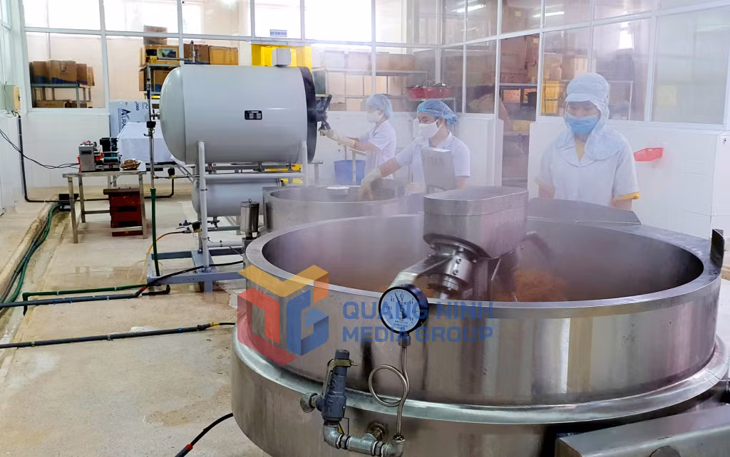 Ứng dụng KHCN chế biến các sản phẩm ruốc hàu, ruốc cá, ruốc tép, ruốc bề bề (9-2022). Ảnh: Mạnh Trường